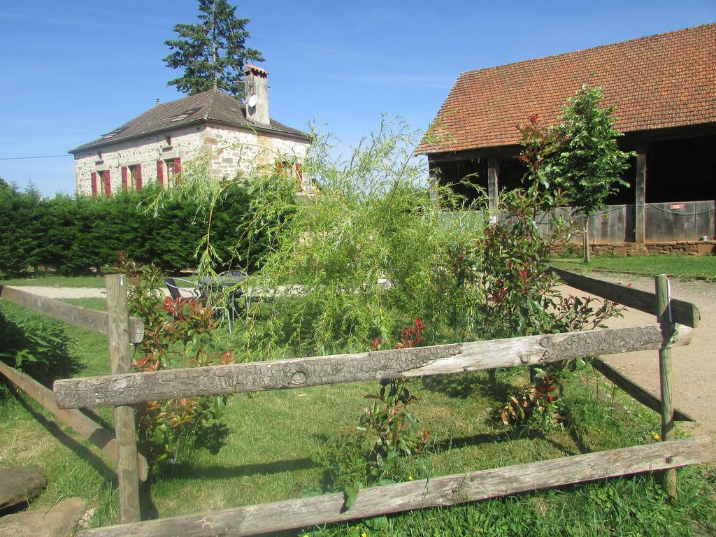Ecuries De Saint Maurice- Maison D'Hotes De Gondou Lacapelle-Marival Exterior foto